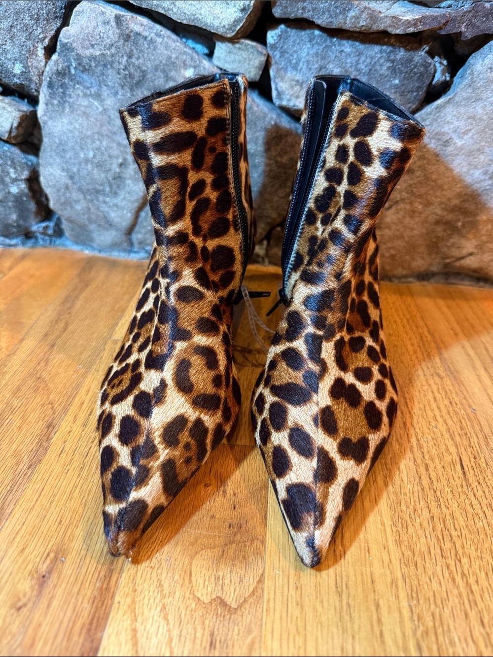 Gianni Bini Women Size 6 Georgina Leopard Print Calf Hair Kitten Heel Booties
